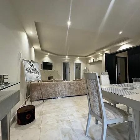 Apartment 3 Bedrooms In Puerto Banus *